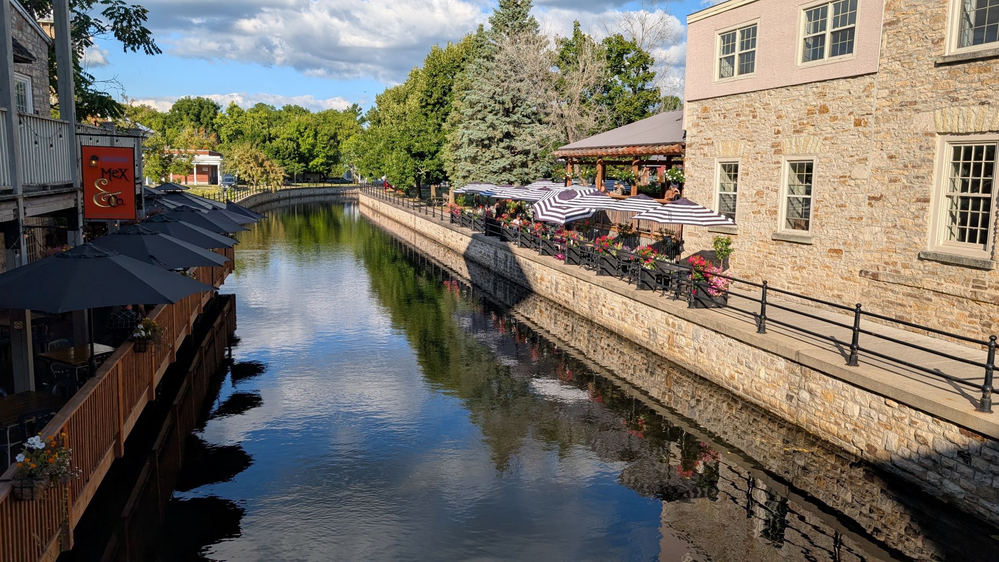 PXL_20250820_213437708.RAW-01.COVER PXL_20250820_213437708.RAW-01.COVER